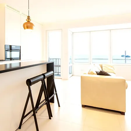 Apartment With Open View Of The Sea *