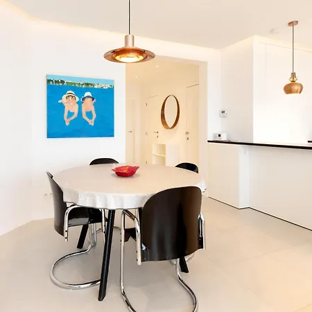 Apartment With Open View Of The Sea